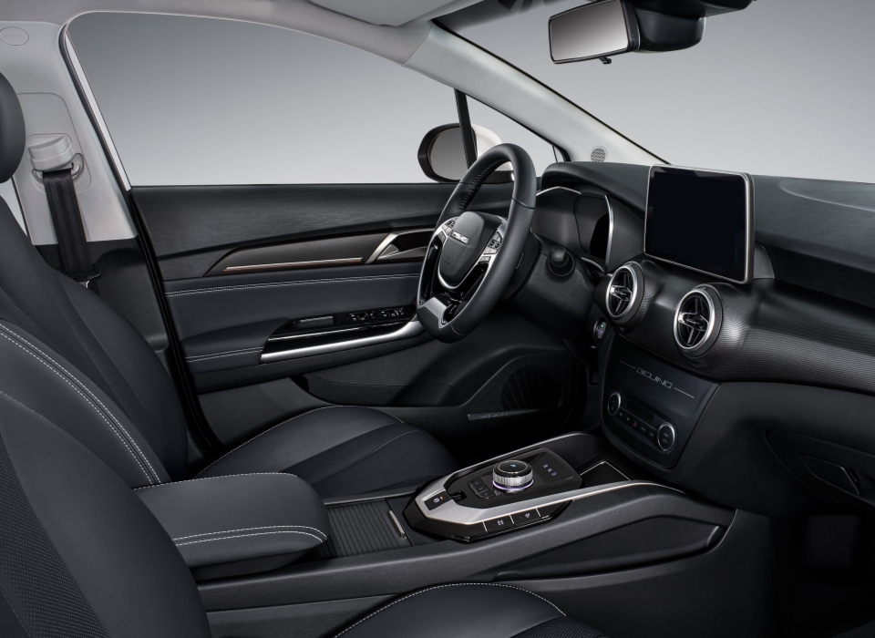 BAIC EU 5